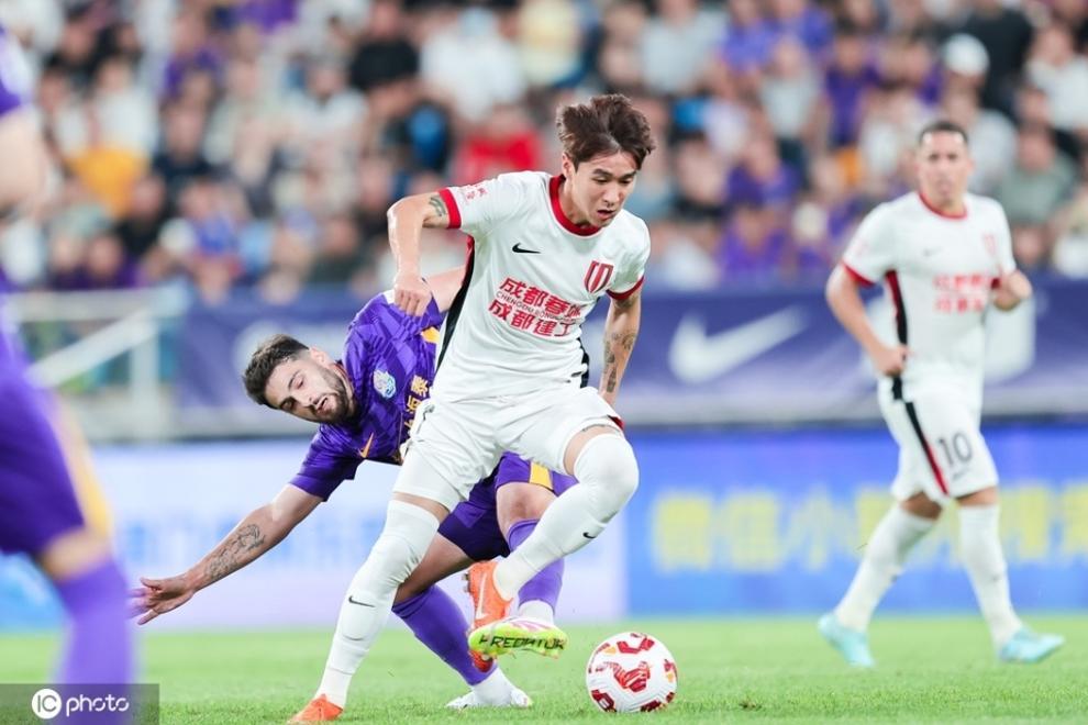 爱游戏体育-窗口期上海申花再遭质疑Ming连续五场比赛得分超过绝杀，风云突变比利亚雷亚尔今晨止住颓势看傻球迷